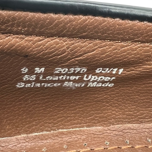 Bostonian Black Leather Loafers - Picture 4 of 11